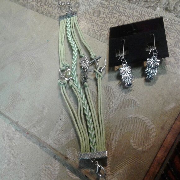 Lime Charm Bracelet & Owl Earrings set silver - Picture 2 of 2